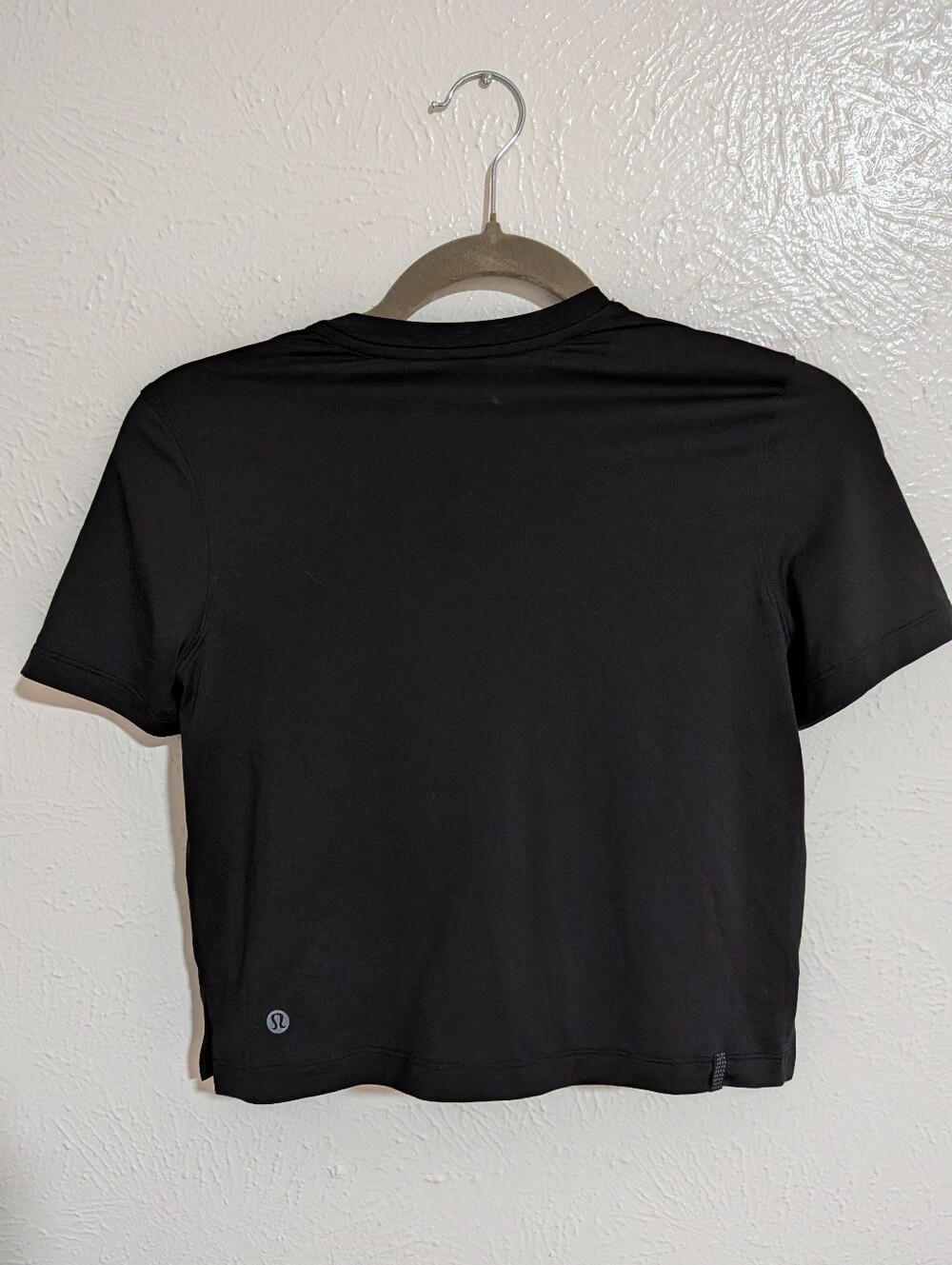 Lululemon Black Cropped Workout Top Size 2 - Picture 3 of 3